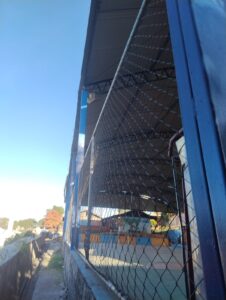 Fabricação e instalação de alambrado